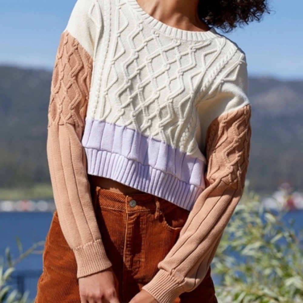 Kendall and Kylie cable knit sweater